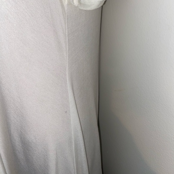 NWT KLD V-Neck Off White T- Shirt with Silver‎ Grommets, Size M - Picture 6 of 8